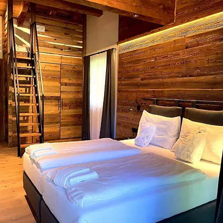 Chalet Glemmerl Mountain Lodge, Saalbach, Cleaning Included *