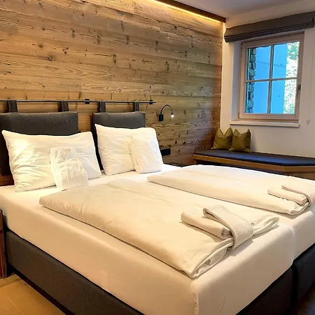 Glemmerl Mountain Lodge, Saalbach, Cleaning Included *